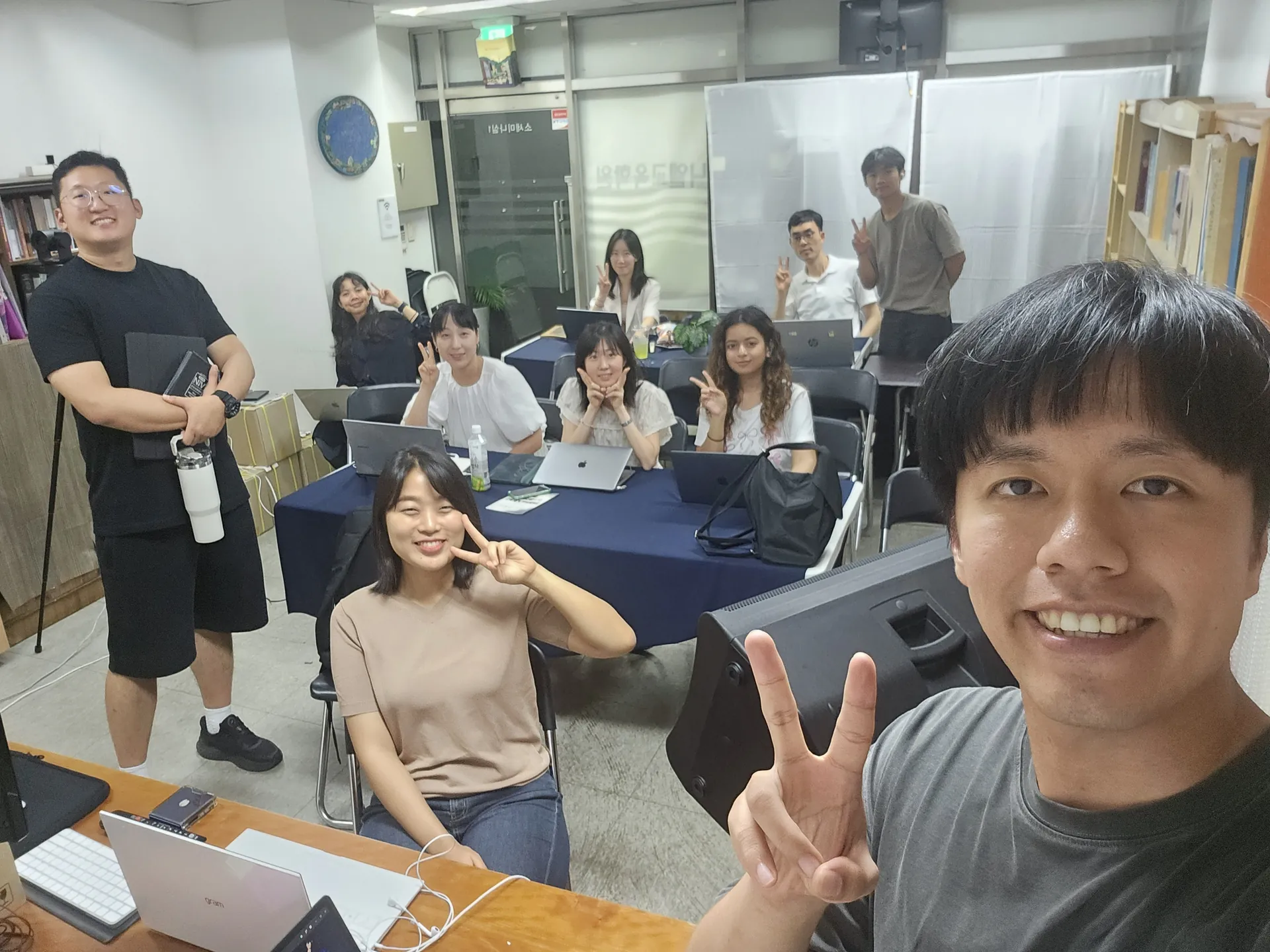 语言小组 的现场